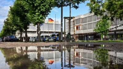 Kritiker sehen die Reform des Klimaschutzgesetzes als Aufweichung - Umweltverbände schalten nun das Bundesverfassungsgericht ein. (Archivbild)