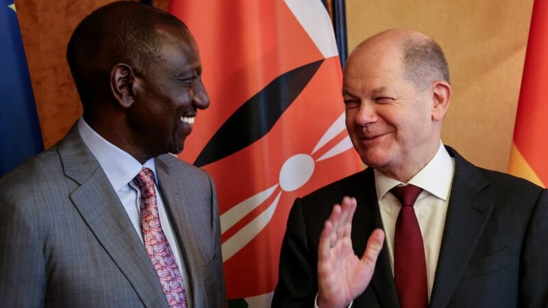 Präsident Ruto und Kanzler Scholz haben sich mehrfach getroffen: Hier 2023 bei einer G20-Veranstaltung (Archivbild)