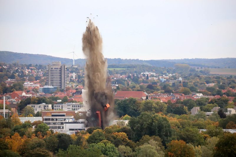 Sprengung von Weltkriegsbomben über Göttingen.
