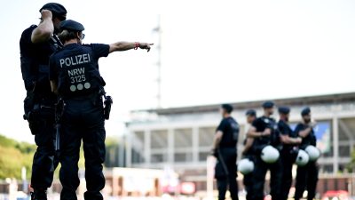 Die Sicherheit rund um Stadien und in den Arenen ist immer wieder Thema.