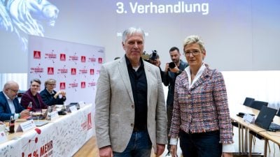 Weitere Warnstreiks und Verhandlungen bei Metallern