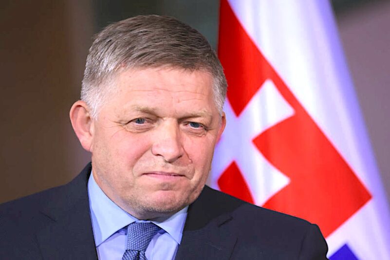 „Sinnlose Zeiten der Hochrüstung“: Slowakischer Premierminister Fico bringt möglichen NATO-Austritt ins Spiel