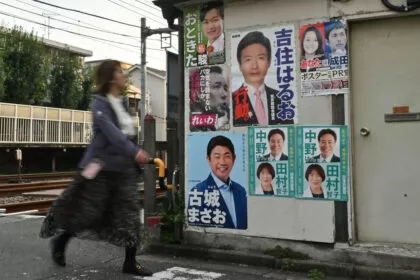 Regierungschef muss um Mehrheit bangen: Parlamentswahl in Japan hat begonnen