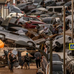 Der „kalte Tropfen“ forderte 95 Tote, 1.200 Menschen sitzen noch in Fahrzeugen fest