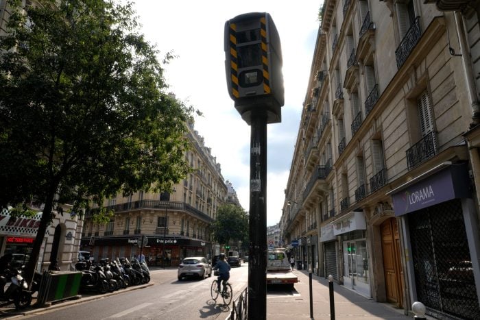 Ein Teil der Radarfallen in Frankreich soll künftig etliche Verstöße zugleich erfassen (Archivbild).