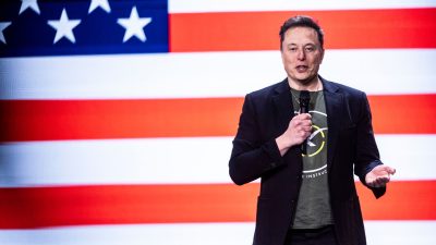 Elon Musk erhöht den Einsatz auf einen Wahlsieg von Donald Trump. (Archivbild)