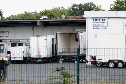 Tierärztin vor Gericht: Schlachthof per Handynachricht vor Kontrolle gewarnt
