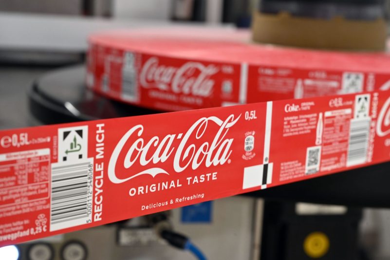 Die Gewerkschaft NGG kritisiert die Schließungspläne von Coca-Cola in Deutschland scharf.
