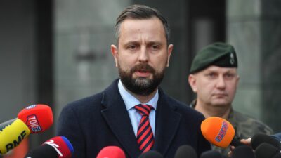 Gewaltige Kriegsmüdigkeit in der Ukraine – Polens Minister sieht „Siegesplan“ skeptisch