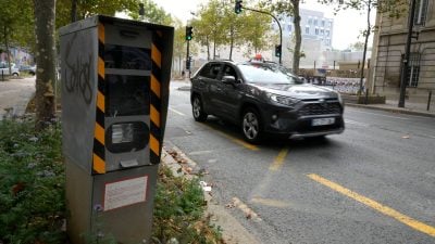 Frankreichs Automobilklub vermutet hinter dem Hochrüsten der Radarfallen staatliche Abzocke (Archivbild).