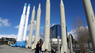 Raketen aus dem Iran sind in Richtung Israel abgefeuert worden. (Archivbild)