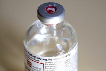 Krankenhäuser klagen über Engpass bei Kochsalzlösung – Hersteller rechnet mit Verschärfung