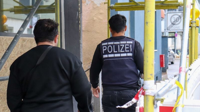 In einer Bar in Göppingen wird geschossen, die Fahndungen laufen auf Hochtouren.