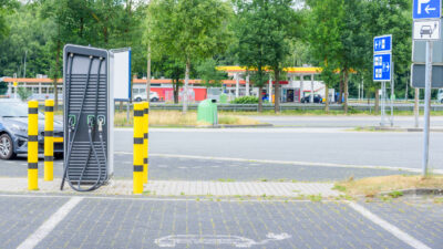 ADAC kritisiert Ladesäulen an Autobahnraststätten: Weder zeitgemäß noch ausreichend