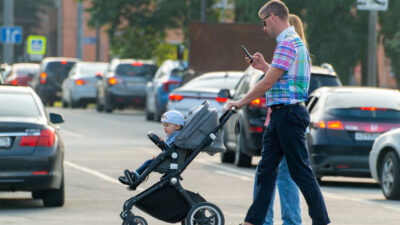 Elterngeld-Kahlschlag durch Steuerklassen-Gesetz? Fachleute sehen Kürzungen voraus