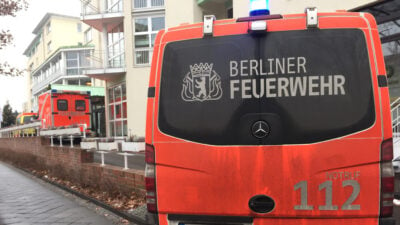 Kein Platz für Feuerwehrleiter: Mietern droht Nutzungsverbot wegen eines Pop-up-Radwegs