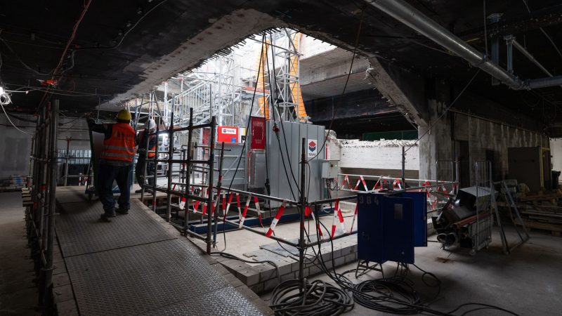 Am Frankfurter Hauptbahnhof müssen sich die Reisenden noch gut zehn Jahre auf Bauarbeiten einstellen. (Archivbild)