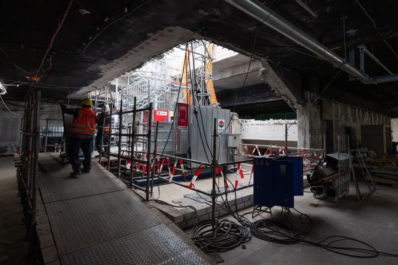 Am Frankfurter Hauptbahnhof müssen sich die Reisenden noch gut zehn Jahre auf Bauarbeiten einstellen. (Archivbild)