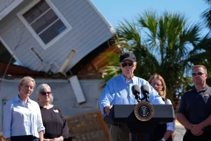 Biden macht sich Bild von Hurrikan-Schäden in Florida