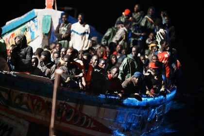 Sollten Migranten Asylanträge künftig in Zentren außerhalb der EU stellen müssen? Das ist eine Frage, die derzeit kontrovers diskutiert wird. (Archivbild)