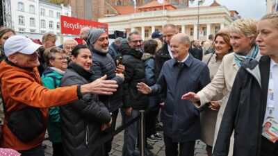 Kanzler Scholz sieht die Deutsche Einheit noch nicht vollendet, aber doch weit fortgeschritten.