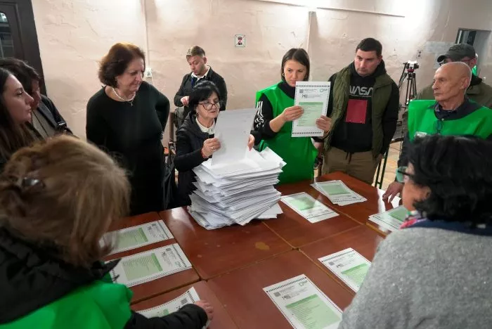 In Georgien haben die Menschen bei der Parlamentswahl über die Zukunft des Landes abgestimmt.