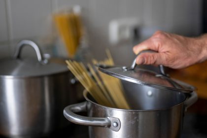 Mann bricht abends in Kita ein – und kocht Nudeln