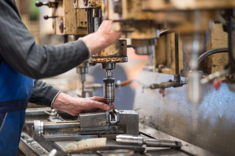 Die Metall- und Elektroindustrie steckt in der Krise.