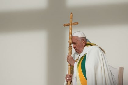 Papst schließt Weihe von Diakoninnen aus