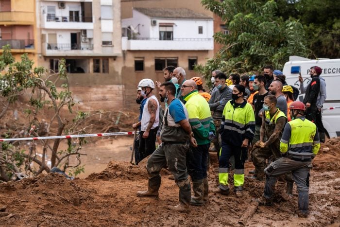 Im Einsatz sind im Katastrophengebiet unter anderem bereits 7.500 Militärangehörige.