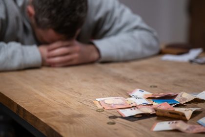 Über 5,5 Millionen Menschen sind in Deutschland überschuldet – Tendenz leicht sinkend