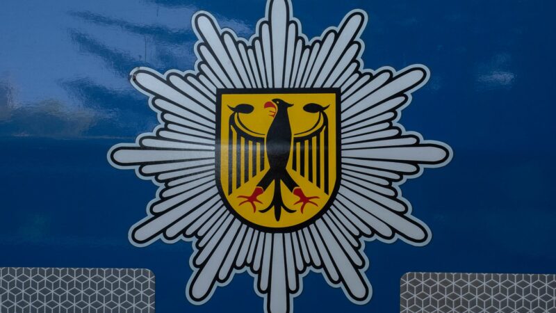 Die Bundespolizei in München und die Staatsanwaltschaft Traunstein haben erfolgreich gegen eine Schleuserbande ermittelt. (Symbolbild)