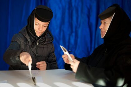 Regierungschef Ciolacu liegt bei Präsidentenwahl in Rumänien vorn
