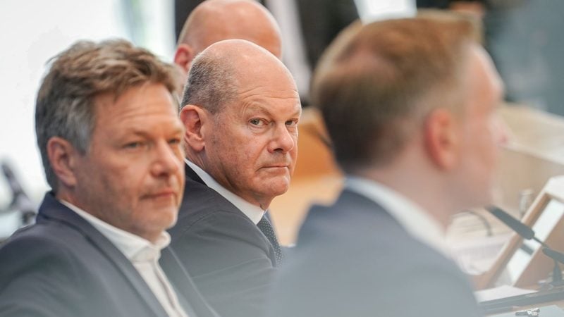 Scholz, Habeck und Lindner treffen sich diese Woche mehrmals zu Krisensitzungen. (Archivbild)