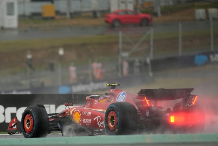 Charles Leclerc schafft es im Ferrari nicht in die vordere Startreihe.