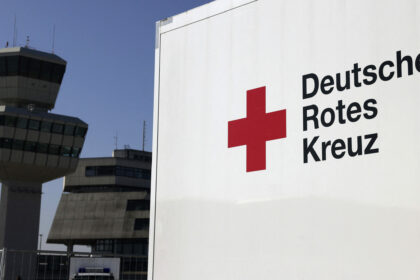 DRK entlässt 400 Mitarbeiter im größten Flüchtlingslager Deutschlands