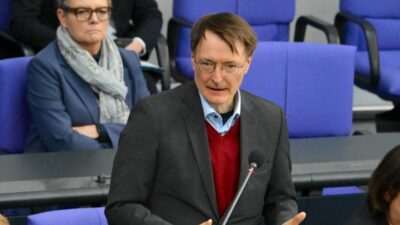 Lauterbach mahnt „massive“ Pflegereform an – sonst droht Pflegekassen Zahlungsunfähigkeit