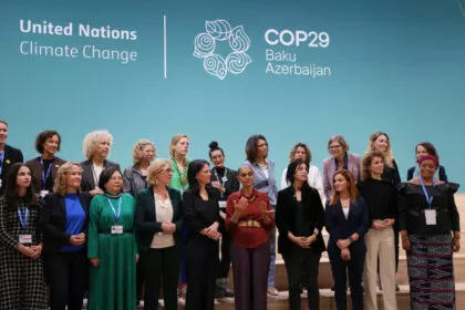 Baku: Baerbock kritisiert „Machtspiele“ von Öl- und Gasstaaten – 300 Milliarden für Klimafinanzierung