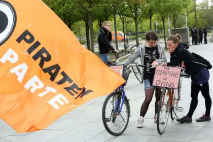 Vorgezogene Neuwahlen: Kleinparteien sehen sich benachteiligt