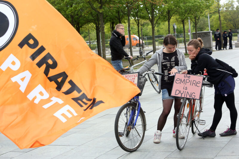 Vorgezogene Neuwahlen: Kleinparteien sehen sich benachteiligt