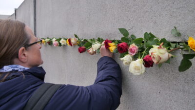 „Keine Freiheit ohne Solidarität“: Mit Kerzen und Gebet SED-Diktatur gestürzt