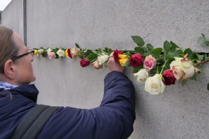 „Keine Freiheit ohne Solidarität“: Mit Kerzen und Gebet SED-Diktatur gestürzt