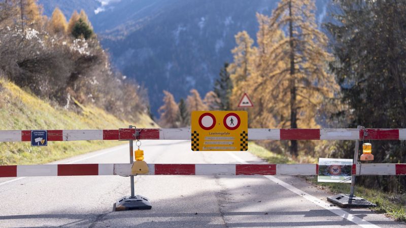 Kein Zutritt mehr: Alle Bewohner mussten das Dorf Brienz verlassen.