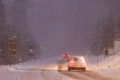 Starker Schneefall: Auf der A81 geht teilweise nichts mehr