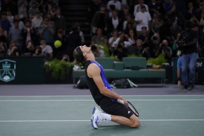 Alexander Zverev im Moment des Triumphs beim Turnier in Paris.