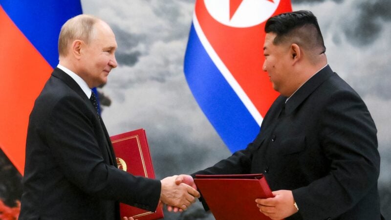 Wladimir Putin (links) und Kim Jong Un haben eine strategische Partnerschaft unterzeichnet, die de facto auch einen Verteidigungspakt beinhaltet. (Archivbild)