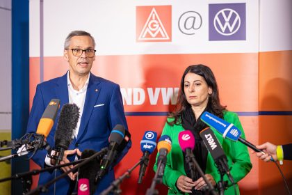 VW-Tarifstreit: IG Metall drängt auf Lösung und droht mit Warnstreiks