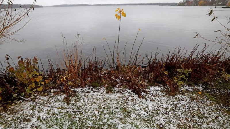 Für diesen Mittwoch erwarten die Meteorologen nasskaltes Schauerwetter und einzelne Graupelgewitter.