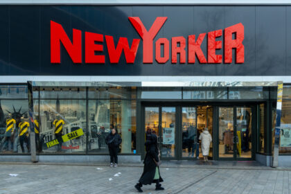 Klage gegen Next, New Yorker und LPP wegen Textilproduktion in Myanmar