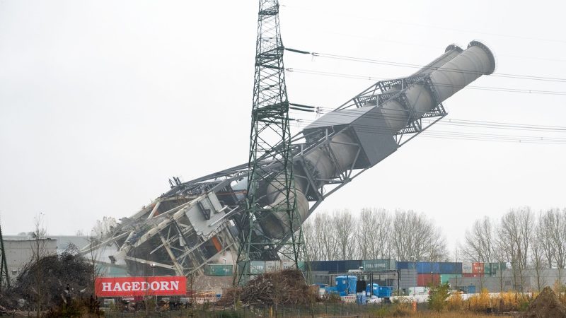 Sprengung Doppel-Schornstein Kohlekraftwerk Moorburg